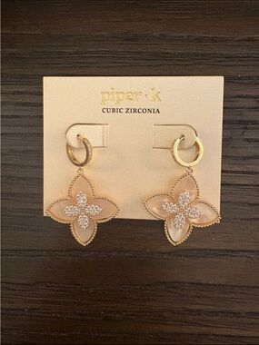 NEW Piper K Flower Earrings